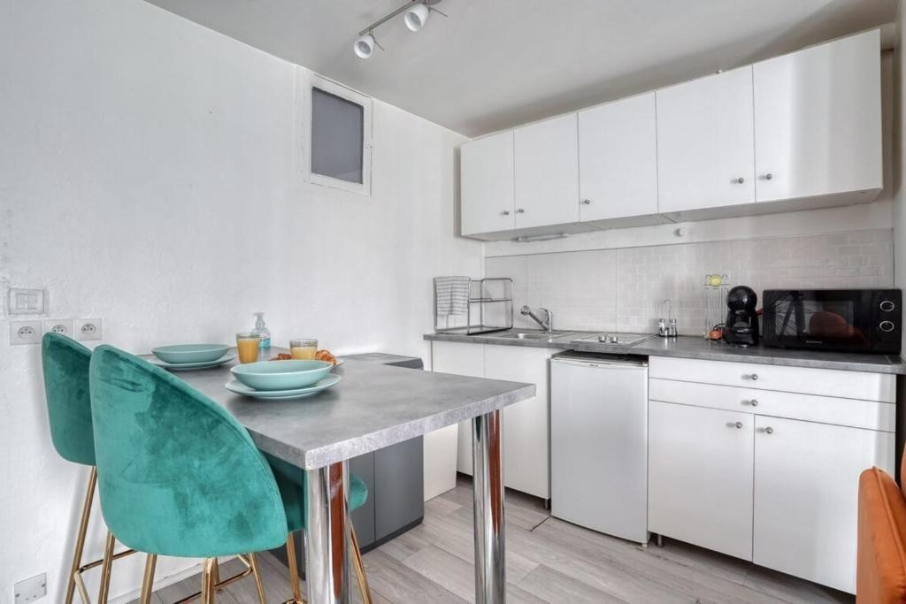 
                                                Location
                                                 Beau studio 26m² meublé et chaleureux