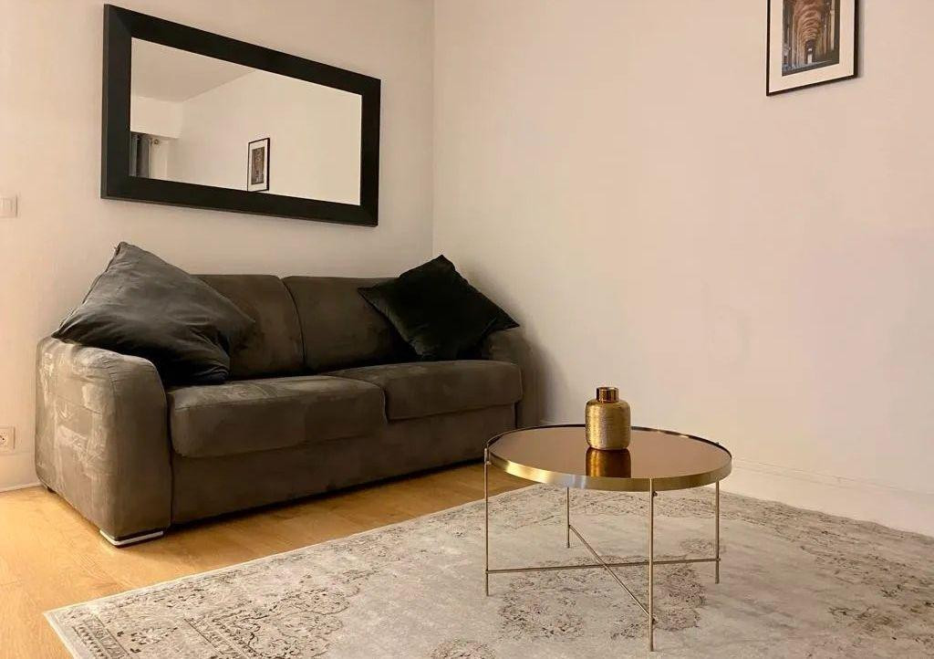 
                                                Location
                                                 Beau studio 26m² meublé et équipé
