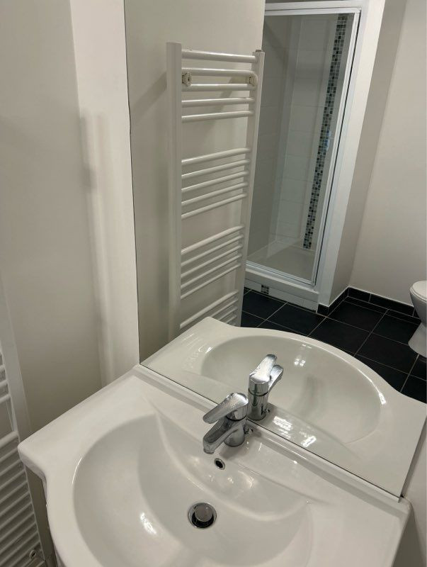 
                                                Location
                                                 Beau studio 26m² + parking