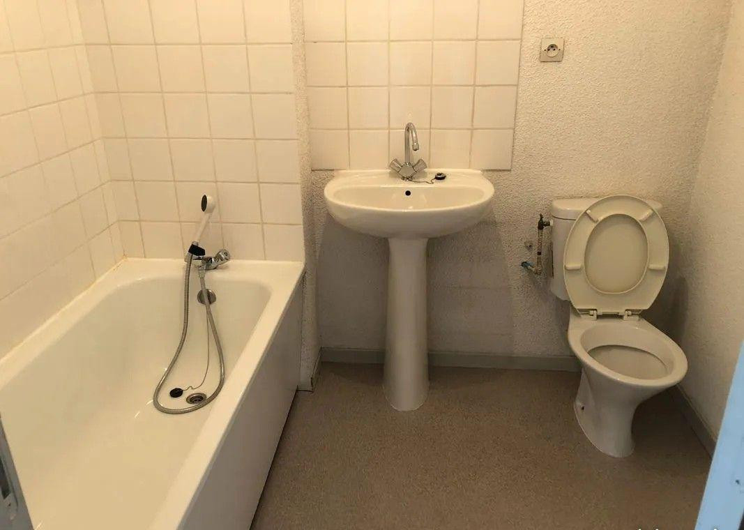 
                                                Location
                                                 Beau studio 26m² Place Saint Martin centre ville