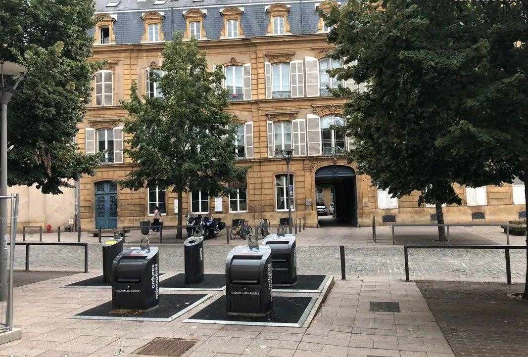 
                                                Location
                                                 Beau studio 26m² Place Saint Martin centre ville