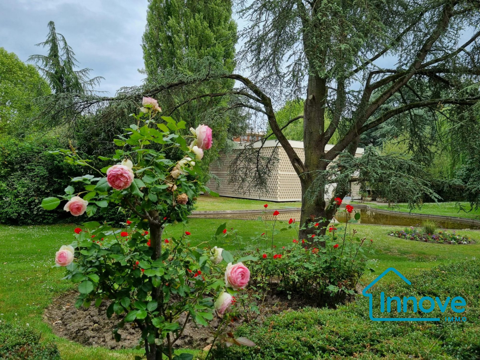 
                                                Vente
                                                 Beau studio 27 m² en rez de jardin exposé Sud