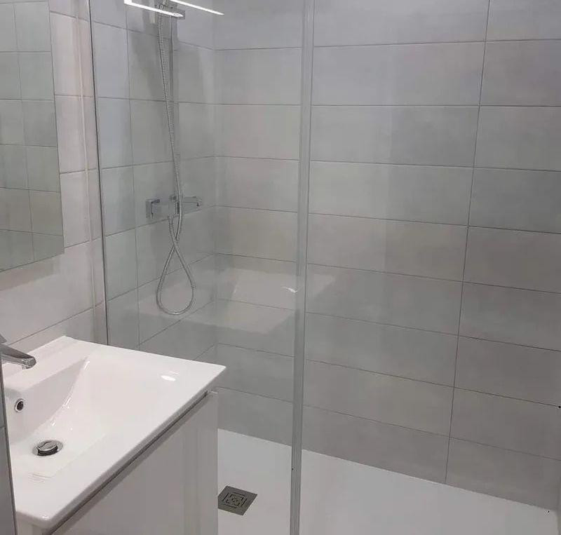 
                                                Location
                                                 Beau studio 27m² meublé entièrement refait à neuf