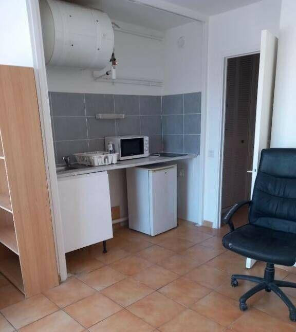 
                                                Location
                                                 Beau studio 28 m² Marseille 5E à la Timone
