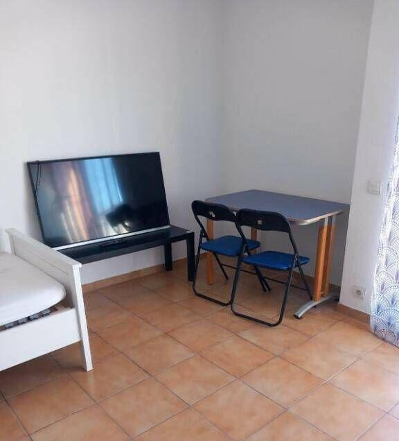 
                                                Location
                                                 Beau studio 28 m² Marseille 5E à la Timone