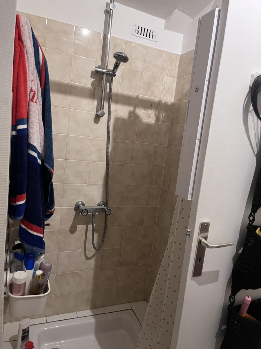 
                                                Location
                                                 Beau studio 29m² arrêt Motte Rouge