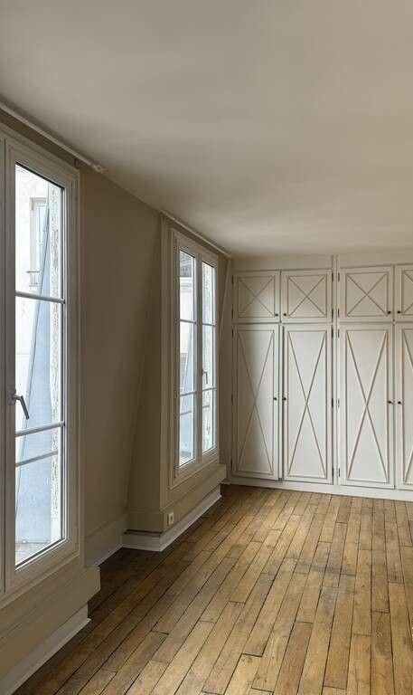 
                                                Location
                                                 Beau studio 30 m² Paris 6E