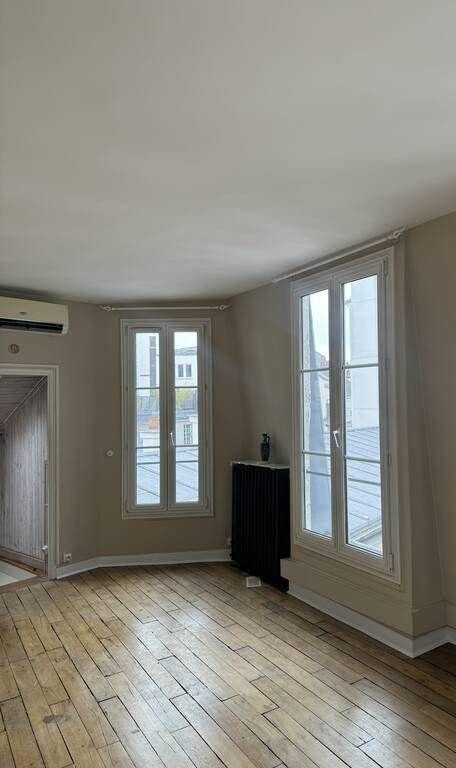 
                                                Location
                                                 Beau studio 30 m² Paris 6E