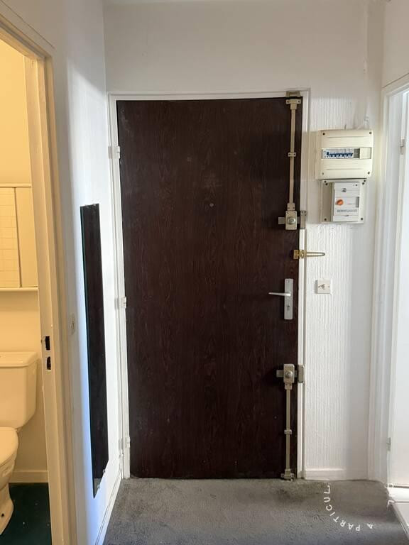 
                                                Location
                                                 Beau studio 30m²