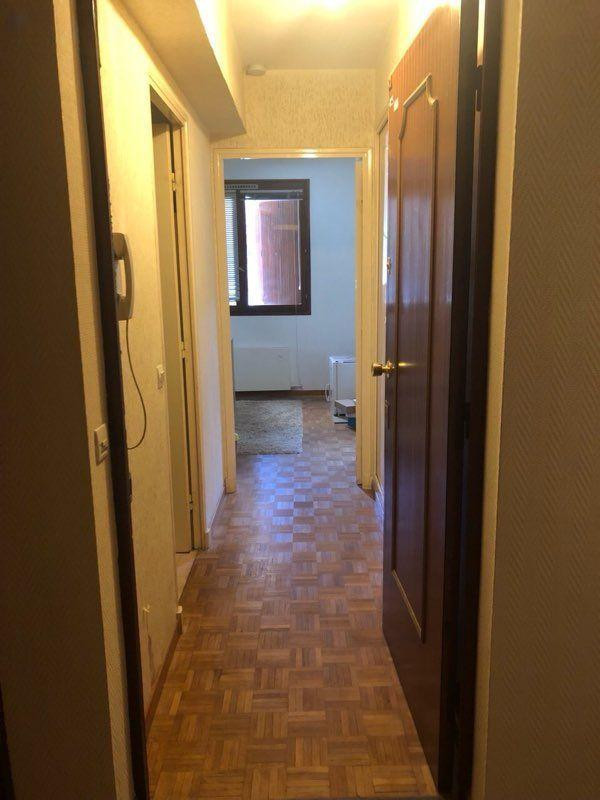 
                                                Location
                                                 Beau studio 30m² au calme dans résidence fermée
