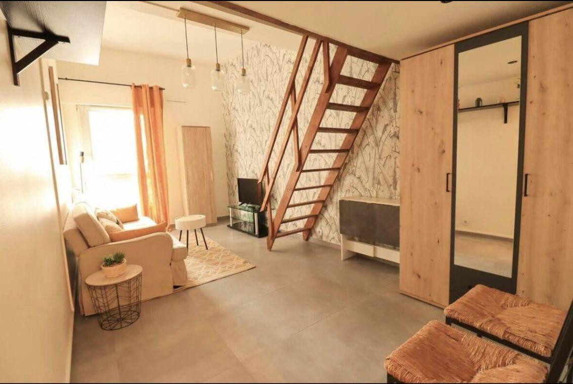 
                                                Location
                                                 Beau studio 30m² meublé avec parking