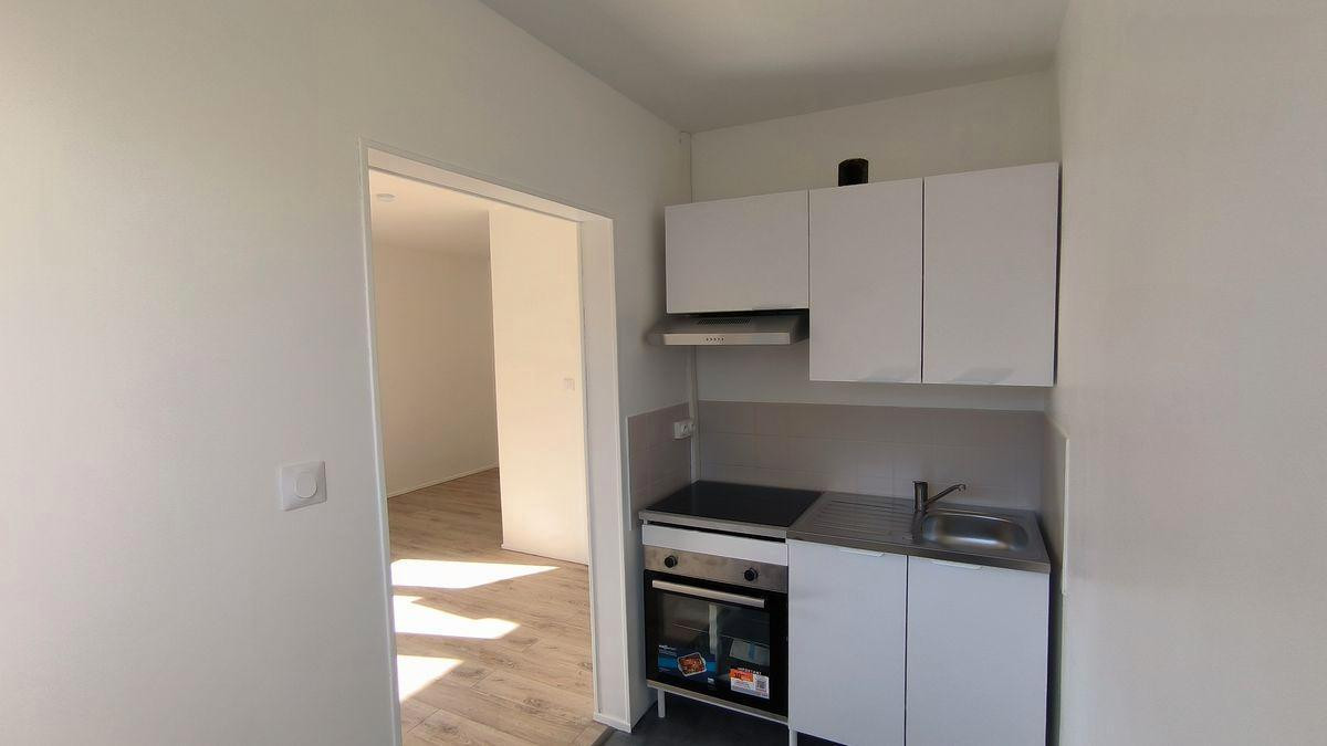 
                                                Location
                                                 Beau studio 30m2 entièrement rénové