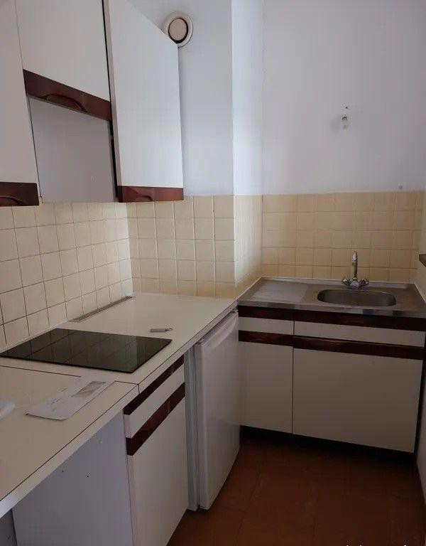 
                                                Location
                                                 Beau studio 31m² avec balcon et parking