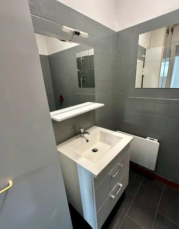 
                                                Location
                                                 Beau studio 33m² rénové quartier de Monselet