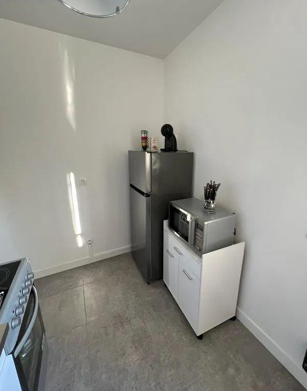
                                                Location
                                                 Beau studio 34 m2 meublé au calme à Noisy le grand