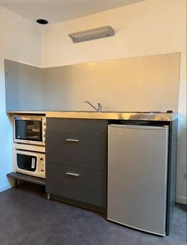 
                                                Location
                                                 Beau studio 34m² Place Carnot proche Facultés