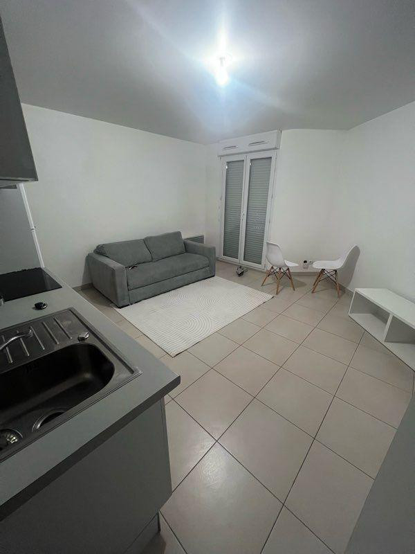 
                                                Location
                                                 Beau studio 36m² récent avec balcon