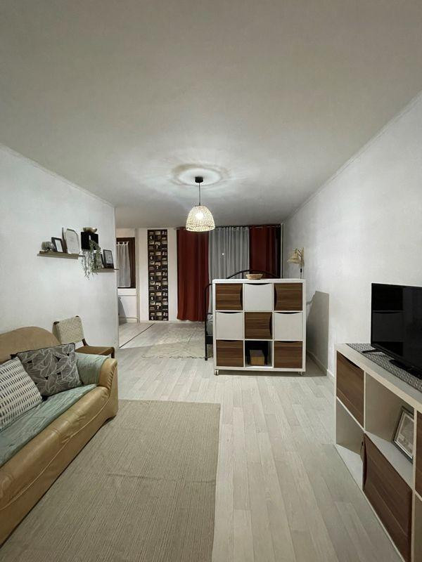 
                                                Location
                                                 Beau studio 41m² lumineux balcon exposé Sud