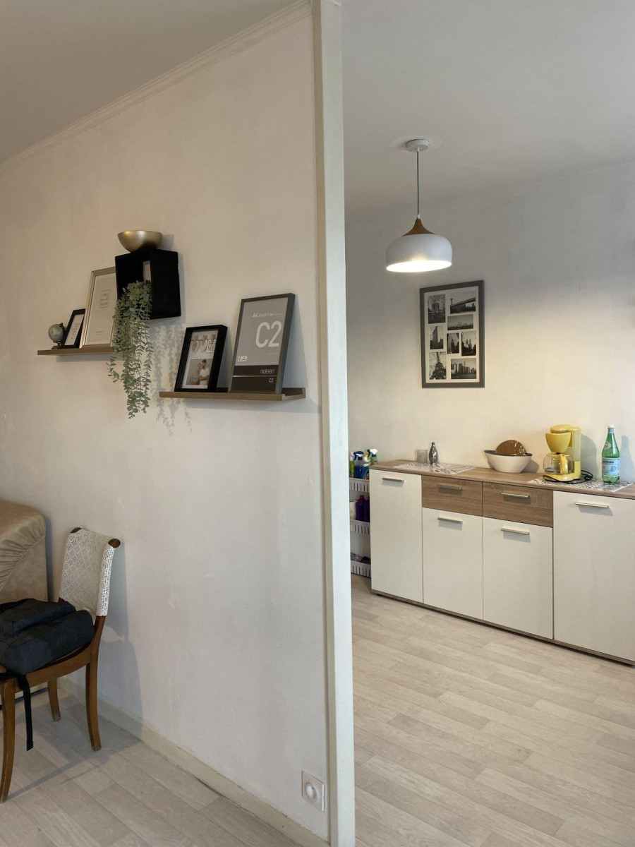 
                                                Location
                                                 Beau studio 41m² lumineux balcon exposé Sud