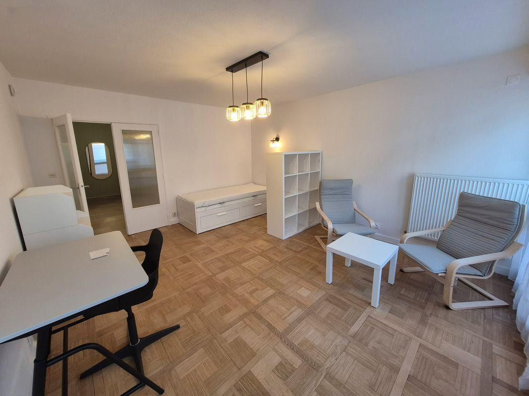 
                                                Location
                                                 Beau studio 43m² meublé