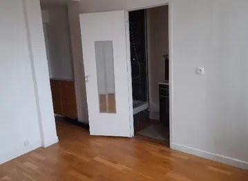 
                                                Location
                                                 Beau studio à Clamart
