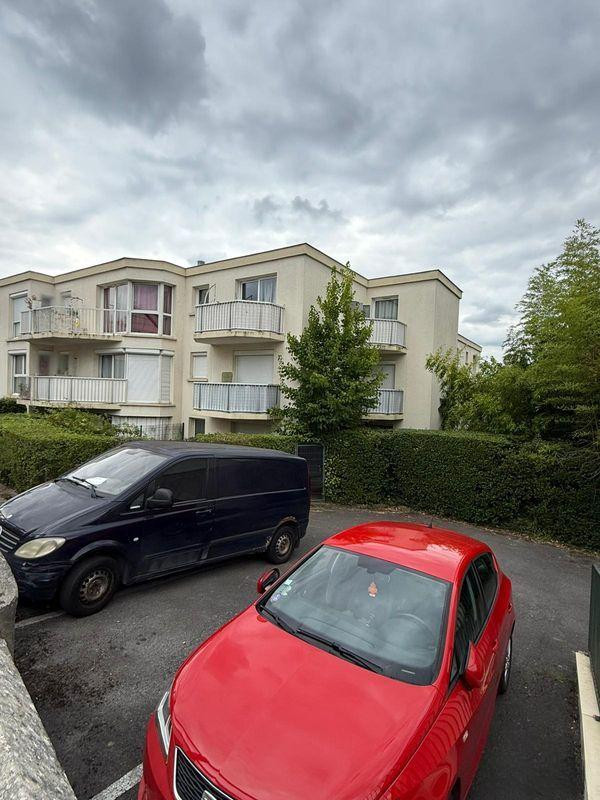 
                                                Location
                                                 Beau studio a Rosny sous Bois