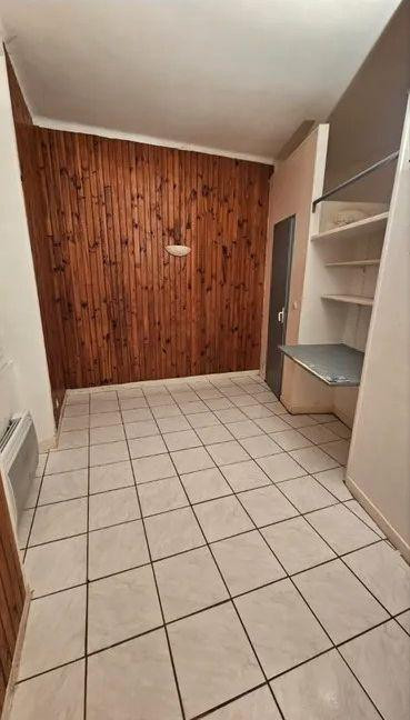 
                                                Location
                                                 Beau studio avec mezzanine 15m²
