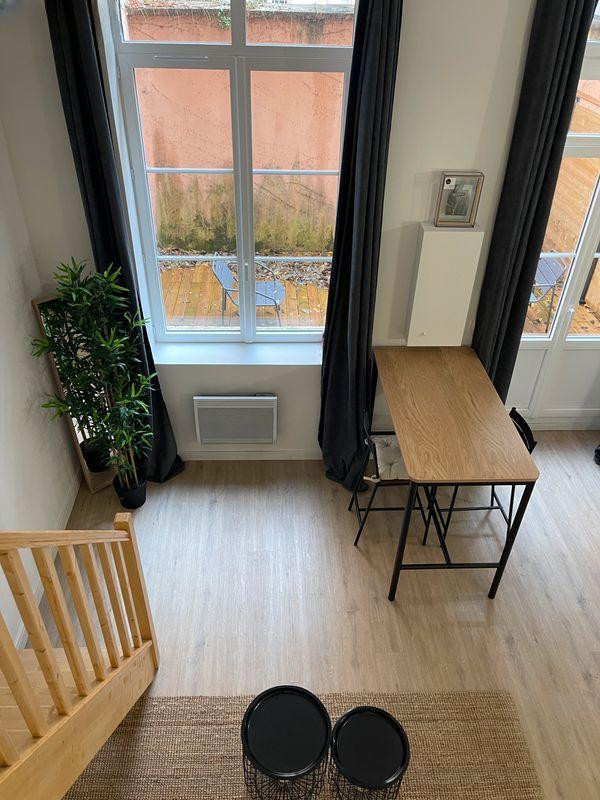 
                                                Location
                                                 Beau studio avec terrasse et mezzanine à Boulogne