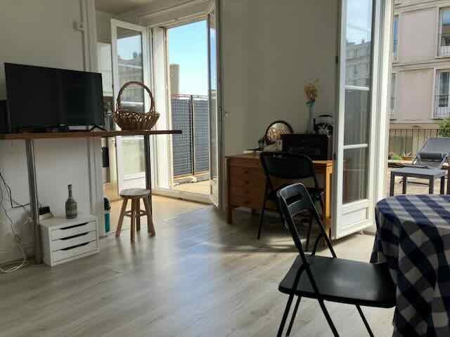 
                                                Location
                                                 Beau Studio Calme Grande Terrasse Sud