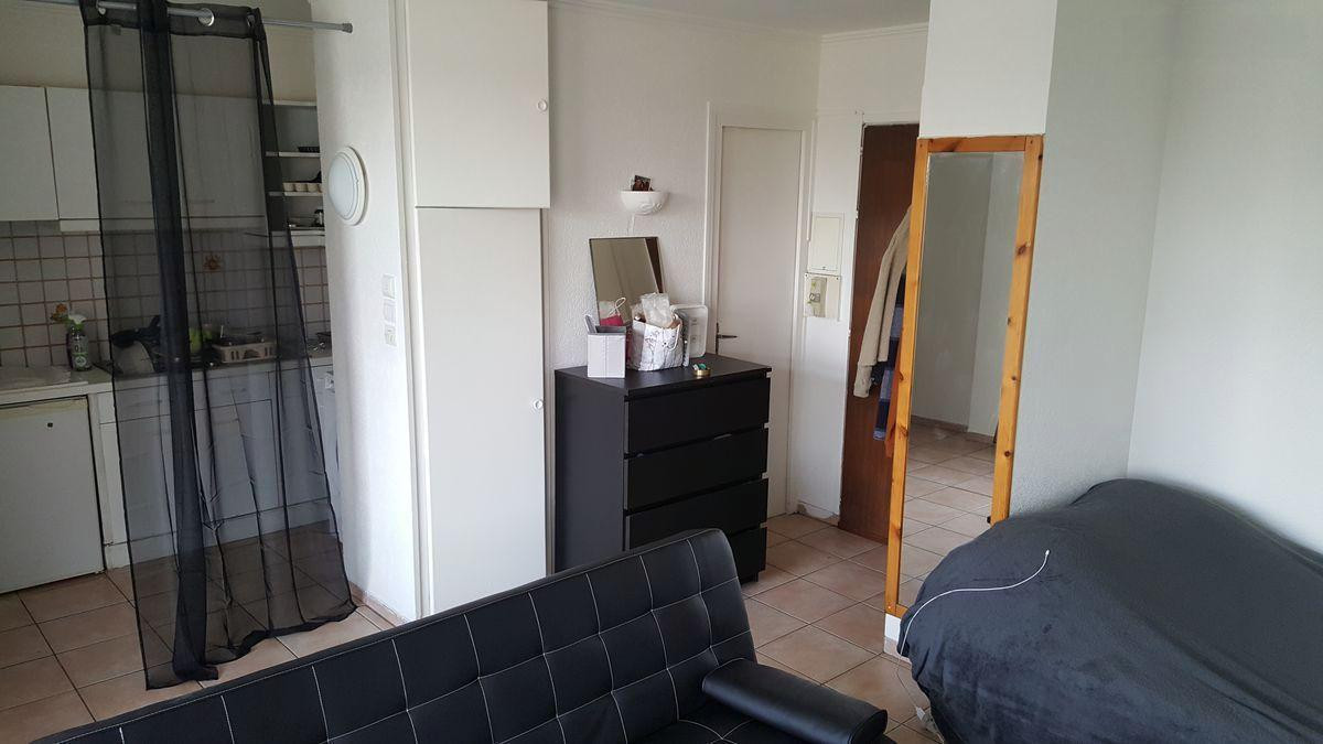 
                                                Location
                                                 Beau Studio centre Saint Julien lumineux et calme