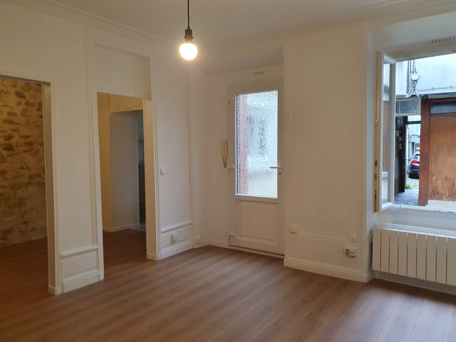 
                                                Location
                                                 Beau studio centre ville
