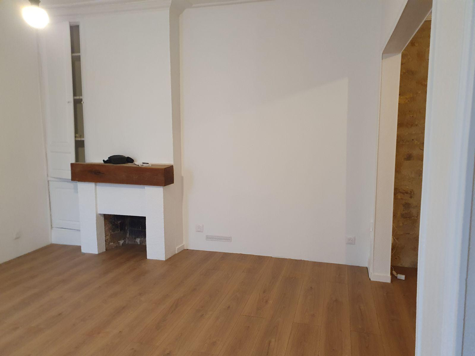 
                                                Location
                                                 Beau studio centre ville