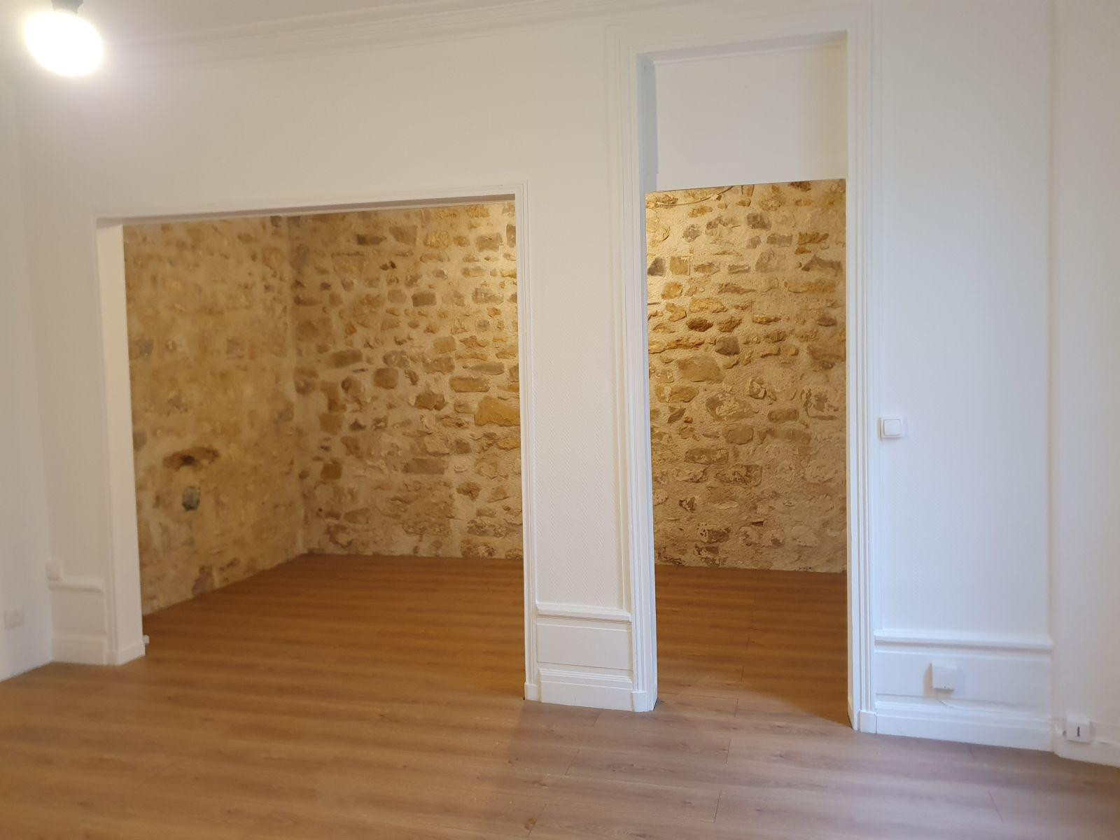 
                                                Location
                                                 Beau studio centre ville