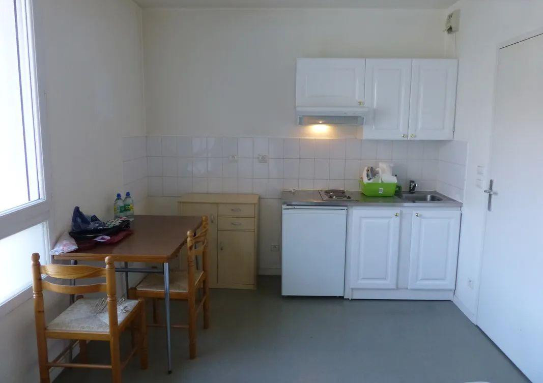 
                                                Location
                                                 Beau studio, clair, parfait état. 22 m² à Clermont