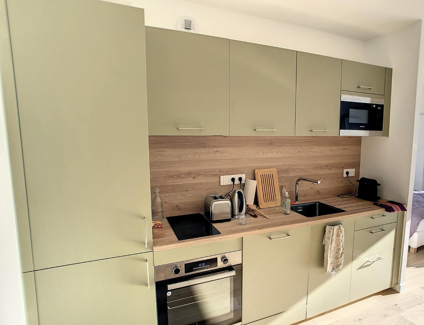 
                                                Location
                                                 Beau studio climatisé