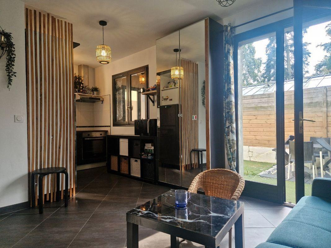 
                                                Location
                                                 Beau studio Cosy 32m²