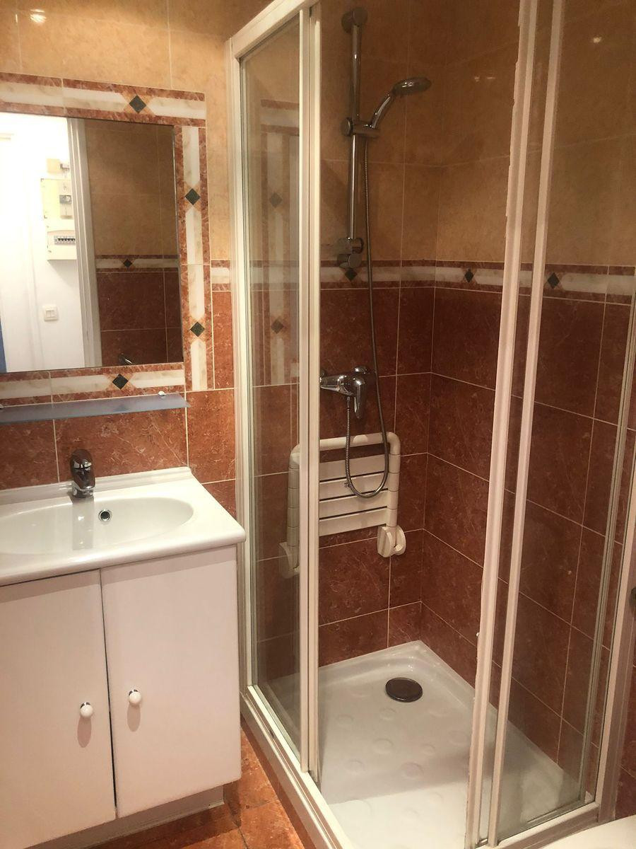 
                                                Location
                                                 BEAU STUDIO DANS LE 16ÈME AVEC BALCON