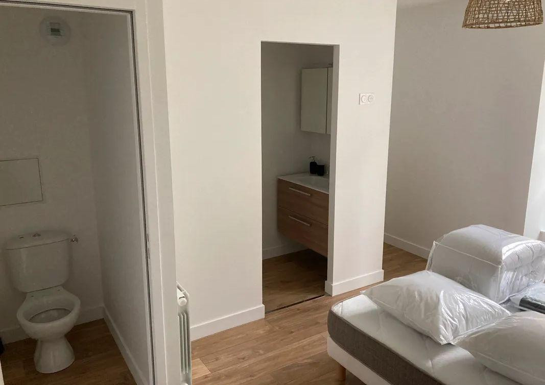 
                                                Location
                                                 Beau studio dans maison en coliving proche Rennes