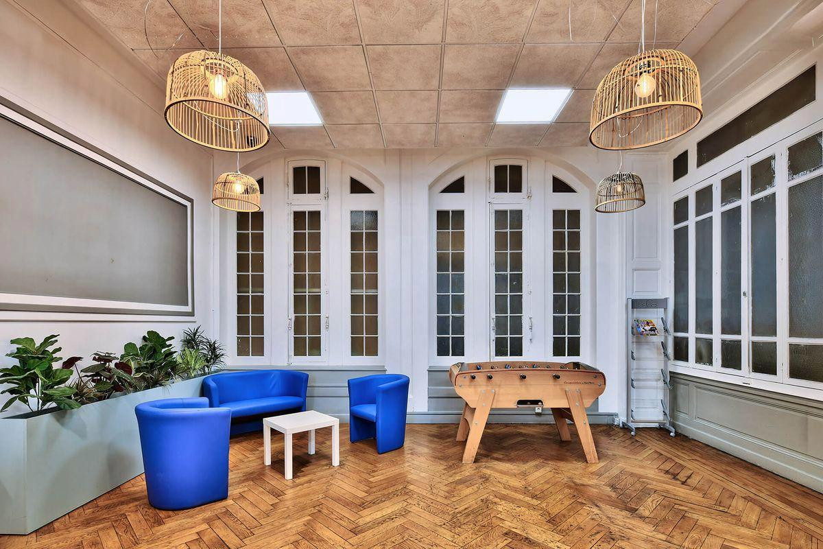 
                                                Location
                                                 Beau studio de 18 m2 avec cuisine privative
