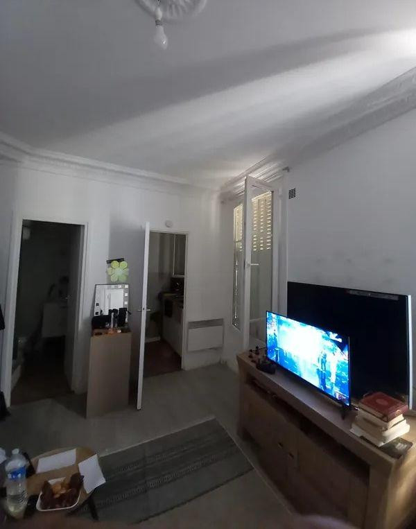 
                                                Location
                                                 Beau studio de 20m² fonctionnel
