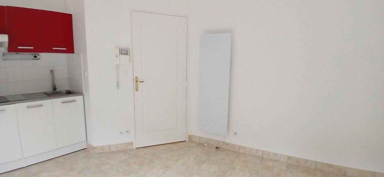 
                                                Location
                                                 Beau studio de 21 m² avec jardin et terrasse