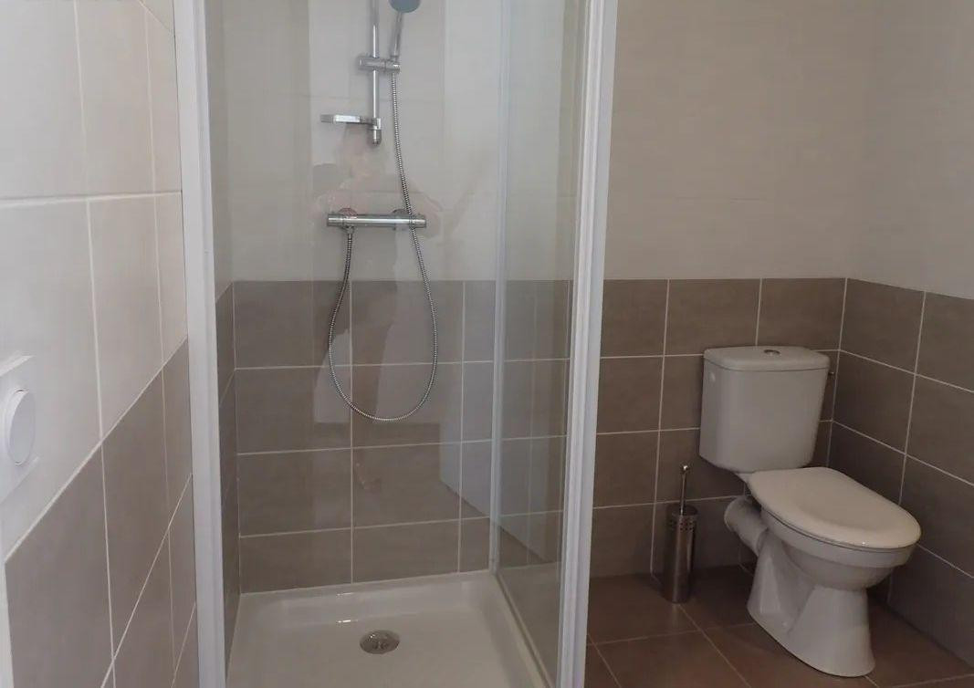 
                                                Location
                                                 Beau studio de 25 m² meublé avec terrasse, piscine