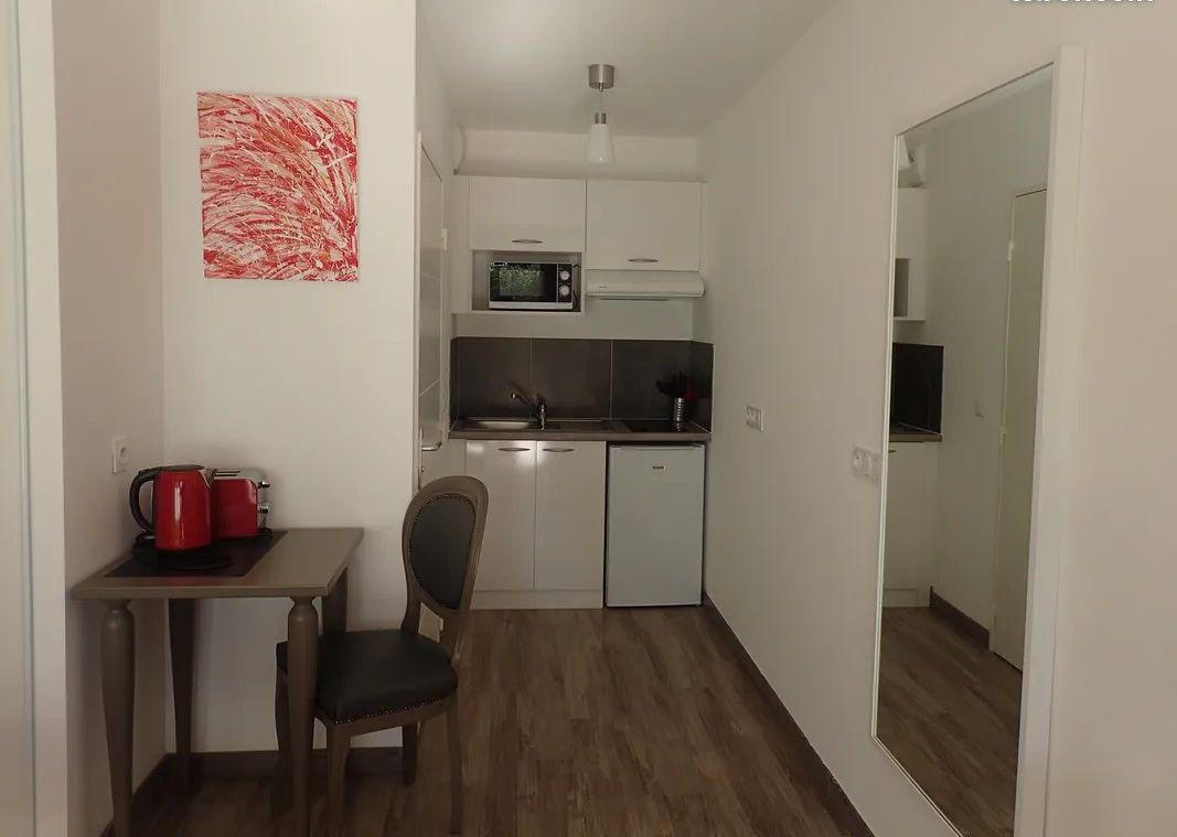 
                                                Location
                                                 Beau studio de 25 m² meublé avec terrasse, piscine