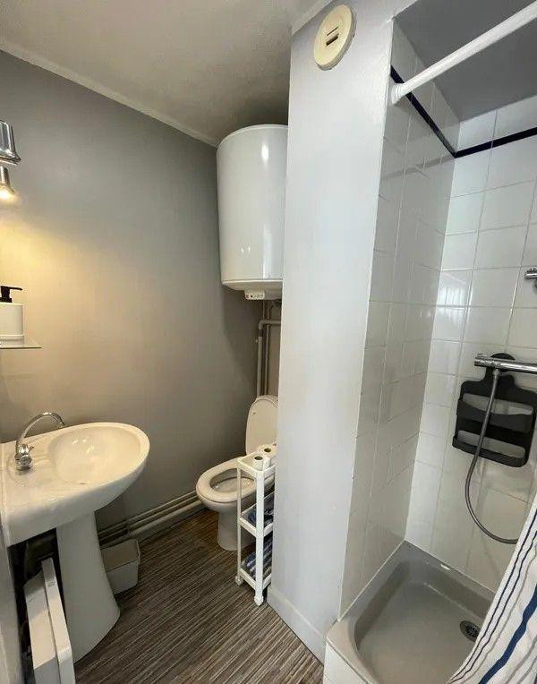 
                                                Location
                                                 Beau studio entièrement meublé 15m² avec jardinet