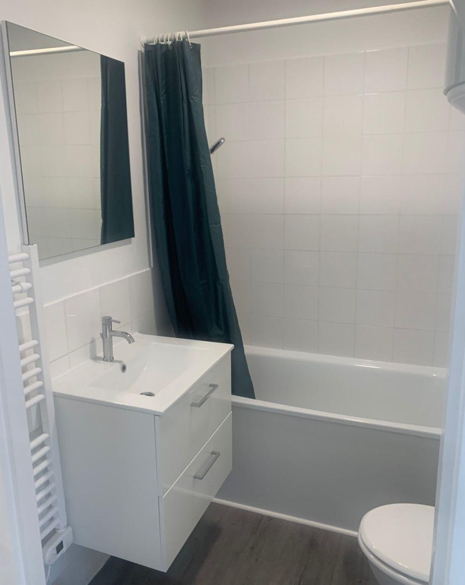 
                                                Location
                                                 Beau studio entièrement meublé 22m² refait à neuf