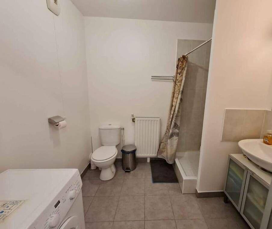 
                                                Colocation
                                                 Beau studio entièrement meublé 31m²