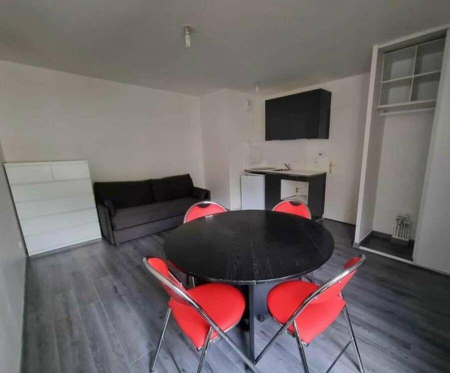 
                                                Colocation
                                                 Beau studio entièrement meublé 31m²