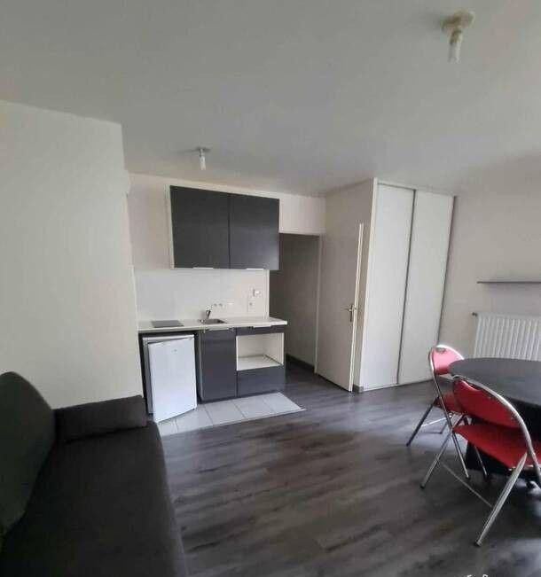 
                                                Colocation
                                                 Beau studio entièrement meublé 31m²