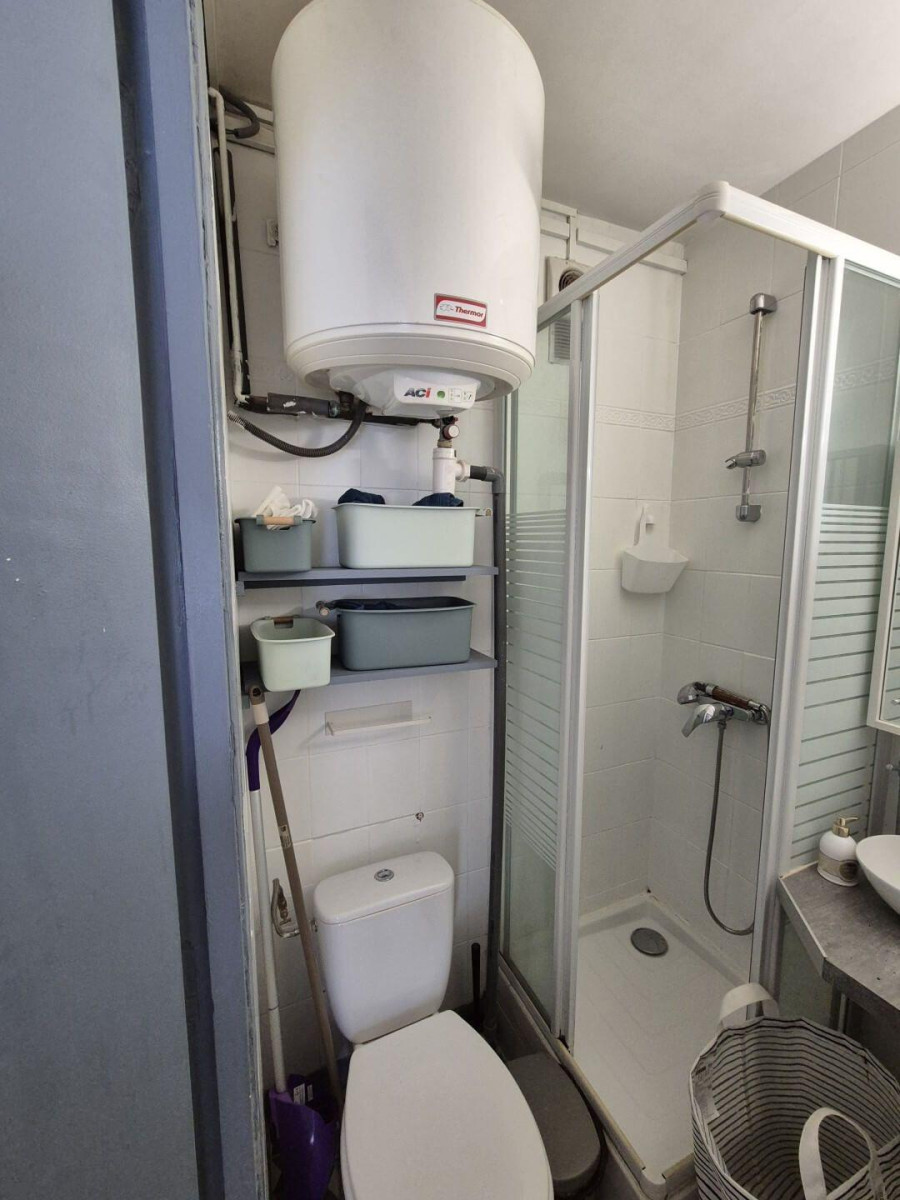 
                                                Location
                                                 Beau studio entièrement meublé et rénové 13m²