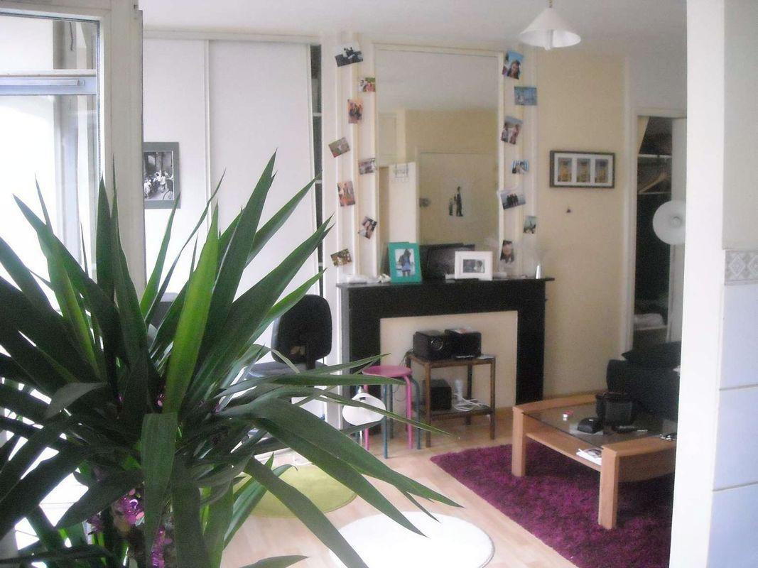 
                                                Location
                                                 Beau studio face Beaux Arts